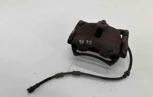 Volkswagen PASSAT B8 Front brake caliper 6798D