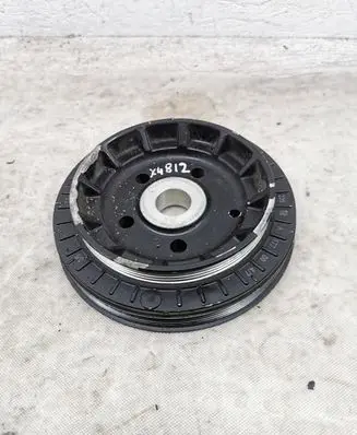 Mercedes-Benz C AMG W205 Crankshaft pulley