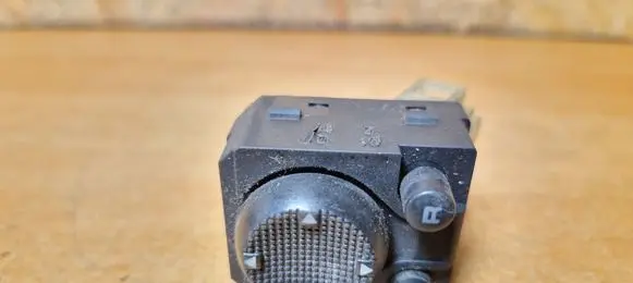 Volkswagen Golf III Electric window control switch 1H0867179B 1H0959565