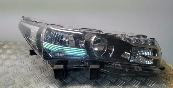 Toyota Corolla E160 E170 Headlight/headlamp 8111002E7000