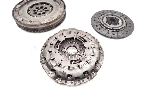 BMW 3 E90 E91 Clutch set kit 415047710