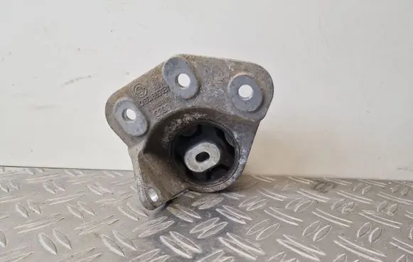 Audi A8 S8 D3 4E Rear differential mounting bracket 4E0599133C