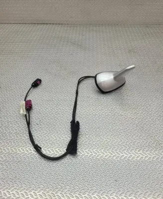 Mercedes-Benz E A207 Aerial GPS antenna 2218205675