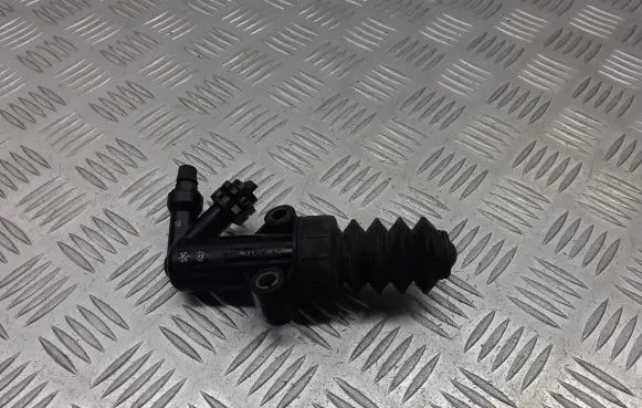 Mazda 3 I Clutch slave cylinder 3M51-7A508-AC