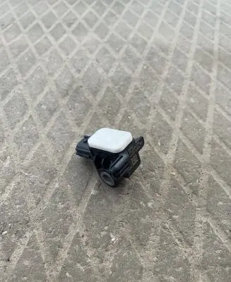 Nissan Juke I F15 Airbag deployment crash/impact sensor 988303JA0A