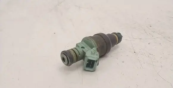 BMW 5 E39 Fuel injector 0280150415