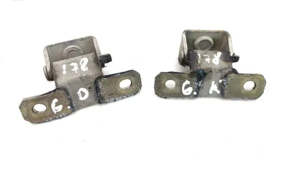 Nissan Primera Tailgate/trunk/boot hinge