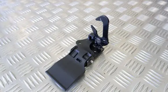 Audi A8 S8 D4 4H Engine bonnet/hood lock/latch loop/hook 4H0823485C