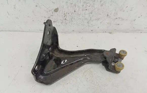 Peugeot Expert Sliding door lower roller guide/hinge 982060