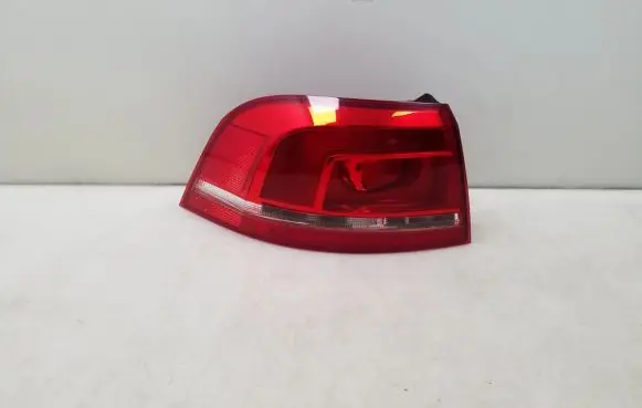 Volkswagen PASSAT B7 Rear/tail lights 3AF945095E