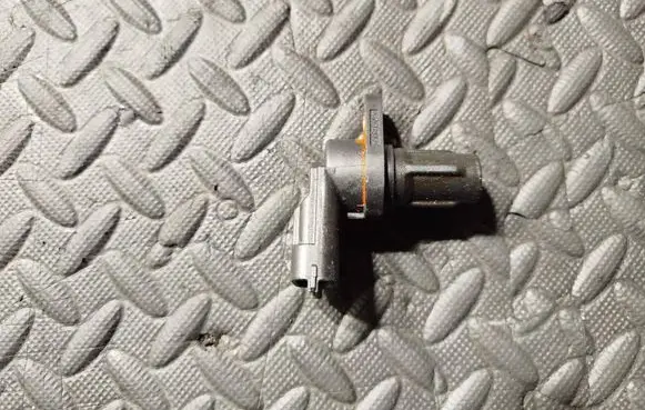 Maserati Ghibli Camshaft position sensor 0232103076