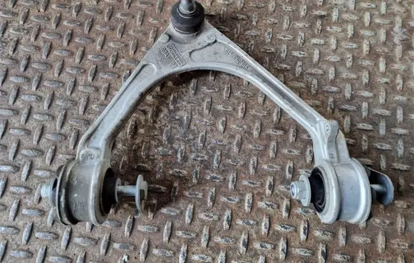 Jaguar XE Front lower control arm/wishbone GX733084