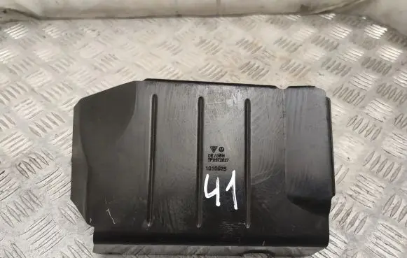 Porsche Cayenne (92A) Other engine bay part 7P0972837