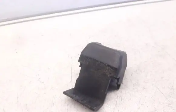 Audi A6 S6 C6 4F Front bumper mounting bracket 4F0807255