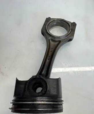 BMW X5 G05 Piston with connecting rod 84KU10 A33