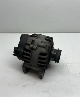 Volkswagen PASSAT B5.5 Generator/alternator 028903031A 1040520 2542508