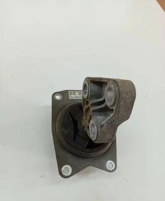 Opel Insignia A Engine mount bracket 13322173