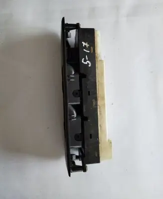 Mitsubishi Pajero Electric window control switch MR445652
