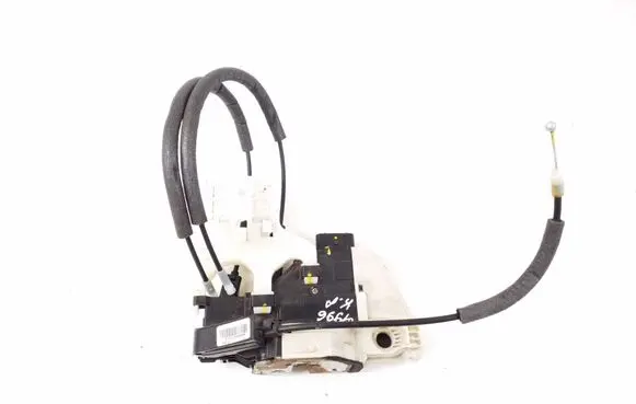 Hyundai Santa Fe Front door lock 813102W020