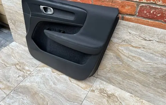 Volvo XC40 Front door card panel trim 32282669