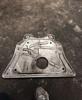 BMW X5 F15 Engine splash shield/under tray 6853814