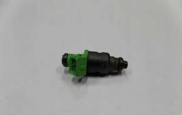 Audi A4 S4 B6 8E 8H Fuel injector 078133551BB
