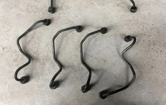 Volvo V50 Fuel injector supply line/pipe 