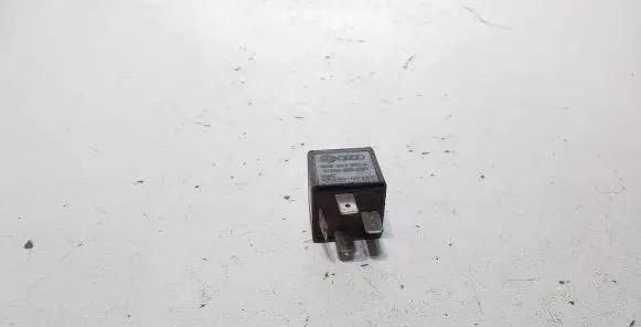 Audi A6 S6 C5 4B Other relay 8D0951253A