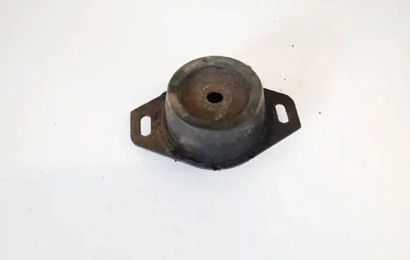 Citroen Xsara Picasso Engine mount bracket