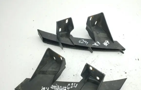 Audi Q7 4L Front bumper mounting bracket 4L0907334 4L0907333
