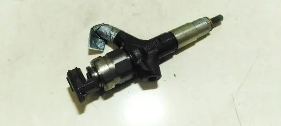 Subaru Legacy Fuel injector 16613aa030 05m11156