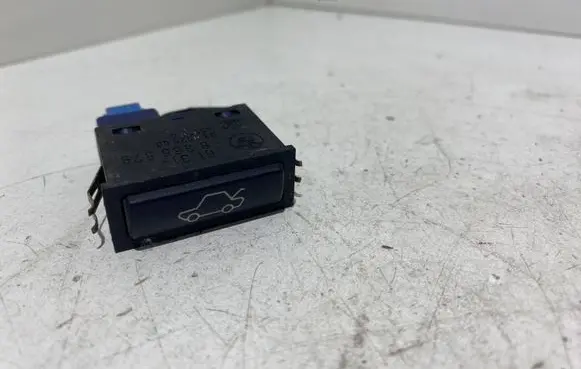 BMW 5 E39 Tailgate opening switch 8365579 159752500