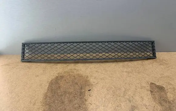 BMW 7 F01 F02 F03 F04 Front bumper lower grill 7183870 51117183870