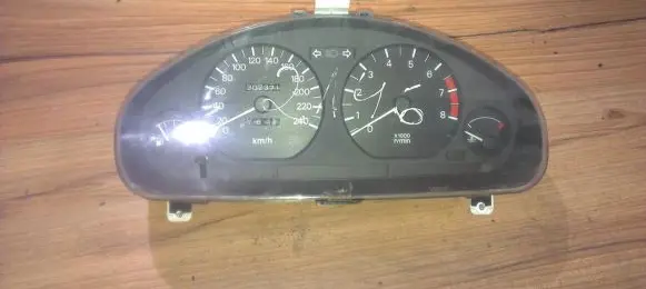 Mitsubishi Carisma Speedometer (instrument cluster) mr114265