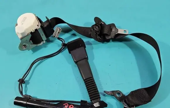 BMW X1 E84 Front seatbelt 7213564 IMPRK1596323