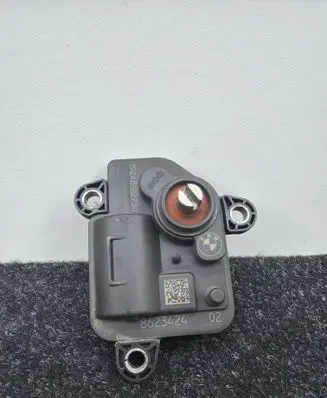 BMW 5 G30 G31 G38 Intake manifold valve actuator/motor 8623424