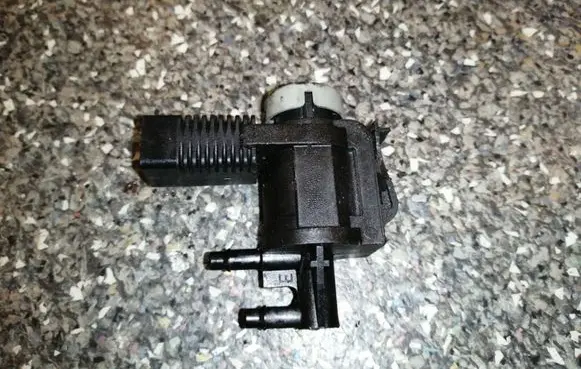 Volkswagen Caddy Turbo solenoid valve 1K0906283A
