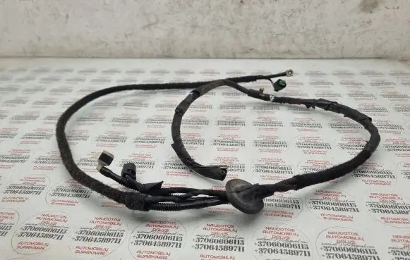Volkswagen PASSAT B6 Windshield washer fluid hose 8E0973202