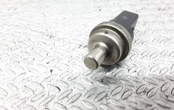 Coolant temperature sensor