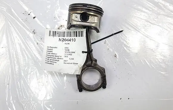 Ford Fiesta Piston with connecting rod 1.360KMBAJA