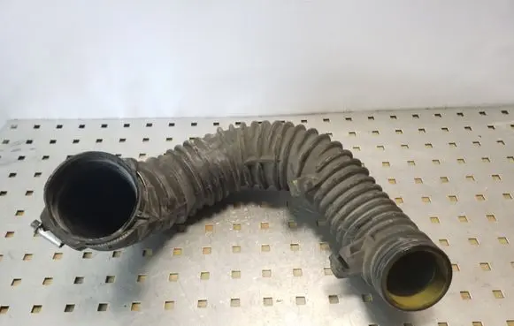 Opel Vivaro Intercooler hose/pipe 93861664