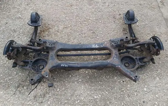 Toyota Prius (XW50) Rear axle beam 