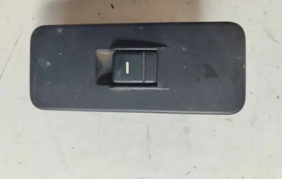 Land Rover Discovery 3 - LR3 Electric window control switch YUD501070PVJ