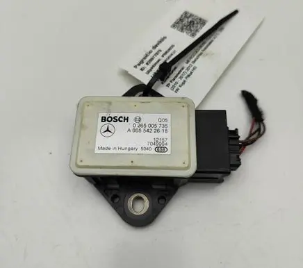 Mercedes-Benz CLS C218 X218 Acceleration sensor 0265005735 A0055422618