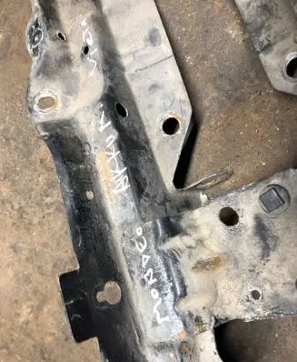 Ford Mondeo Mk III Battery tray 