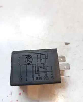 Volkswagen Golf III Other relay 321955531A