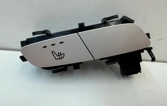 Mercedes-Benz GLC C253 Seat heating switch A2139057302