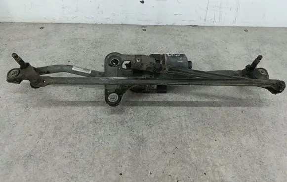 Volvo V70 Front wiper linkage 