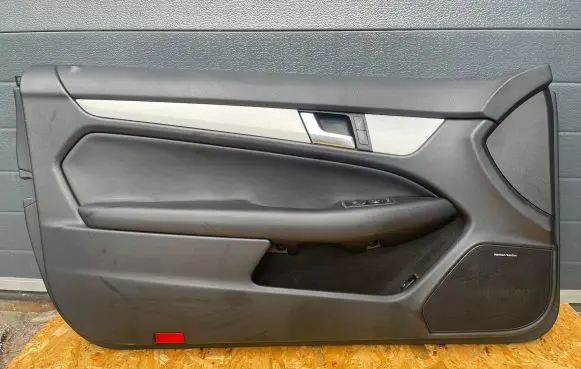 Mercedes-Benz C W204 Front door card panel trim