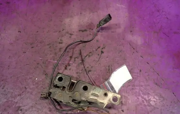 Audi A3 S3 8P Engine bonnet/hood lock/catch 